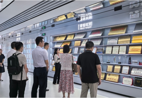 广州市工信局信息技术发展处副处长朱裕忠一行到赛意信息开展调研