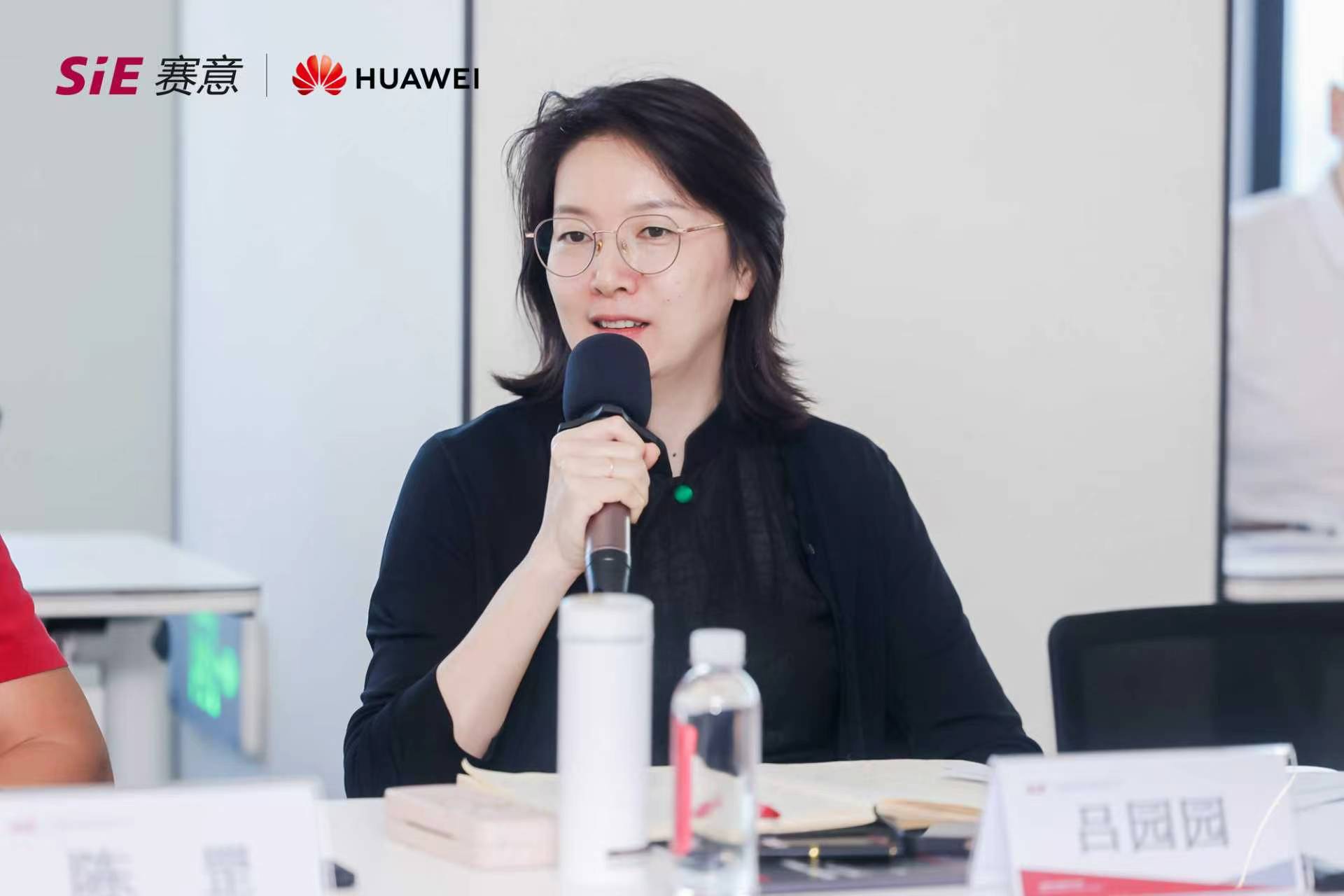 顺德区委副书记、区长 吕圆圆.jpg